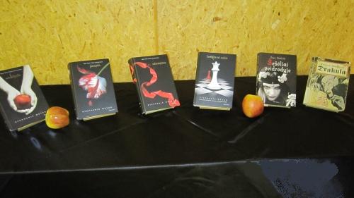 Renginys buvo nuostabus, nes bibliotekininkės pristatė garsiausias siaubo knygas apie vampyrus
