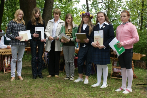 'Poezijos pavasarėlio' laureatai su kraštiete poete Zita Gaižauskaite