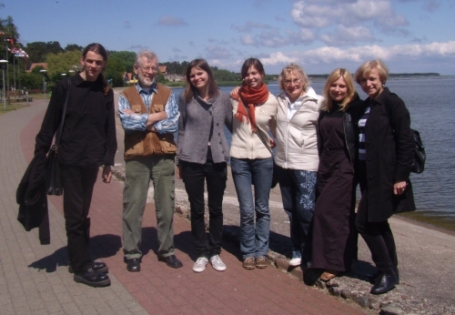 Julius Čepukėnas (pirmas iš kairės) su Kūrybos akademijos dalyviais. Nuotr. iš asm. archyvo